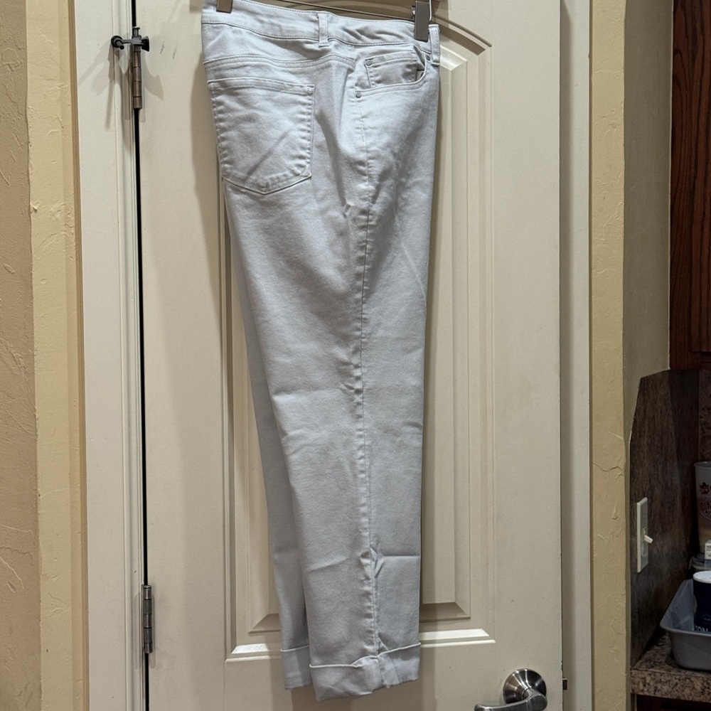 d. jeans Women's White Ankle & Cropped Jeans Sz 16